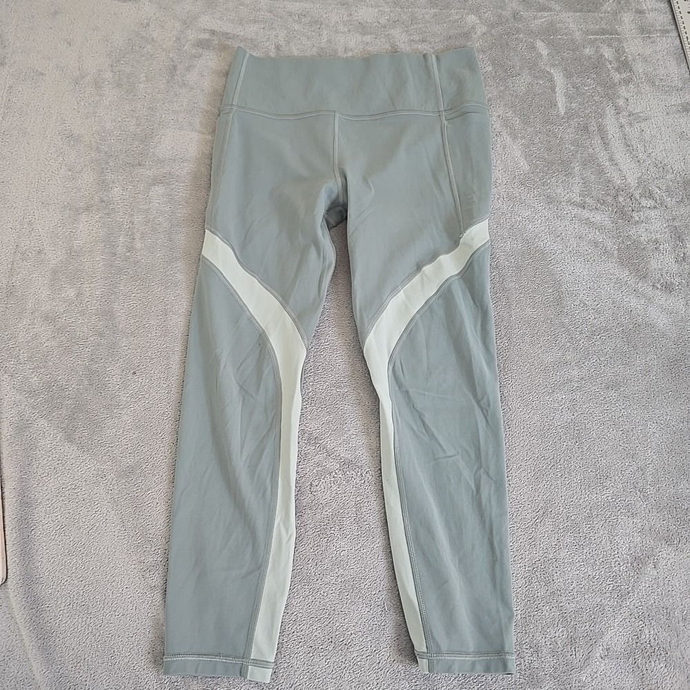 Athleta Leggings Womens Medium Green Salutation Stash Pocket 7/8 Athleisure